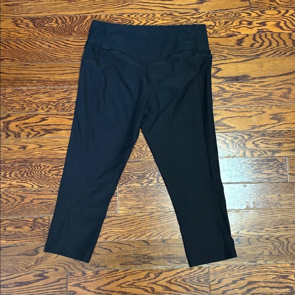 Nike Dri Fit Capri Leggings Women’s Size: Medium - Picture 2 of 4